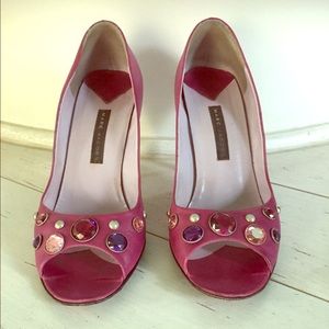 Marc Jacobs Embellished Peep-Toe- Pumps